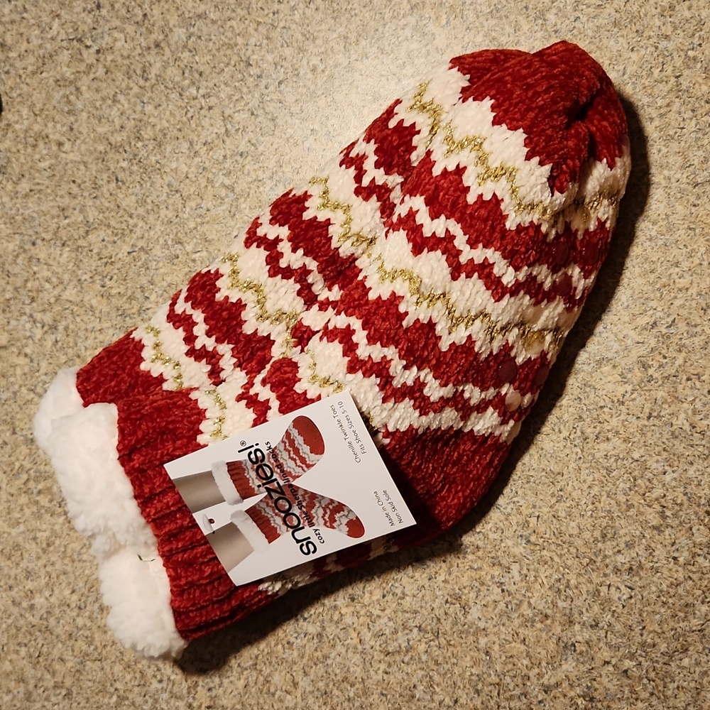 Snoozies! Sherpa lined socks